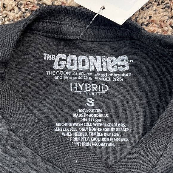 🆕 Hybrid Apparel Black Goonies Tee Gender Neutral Size Small | NWT - Picture 3 of 3